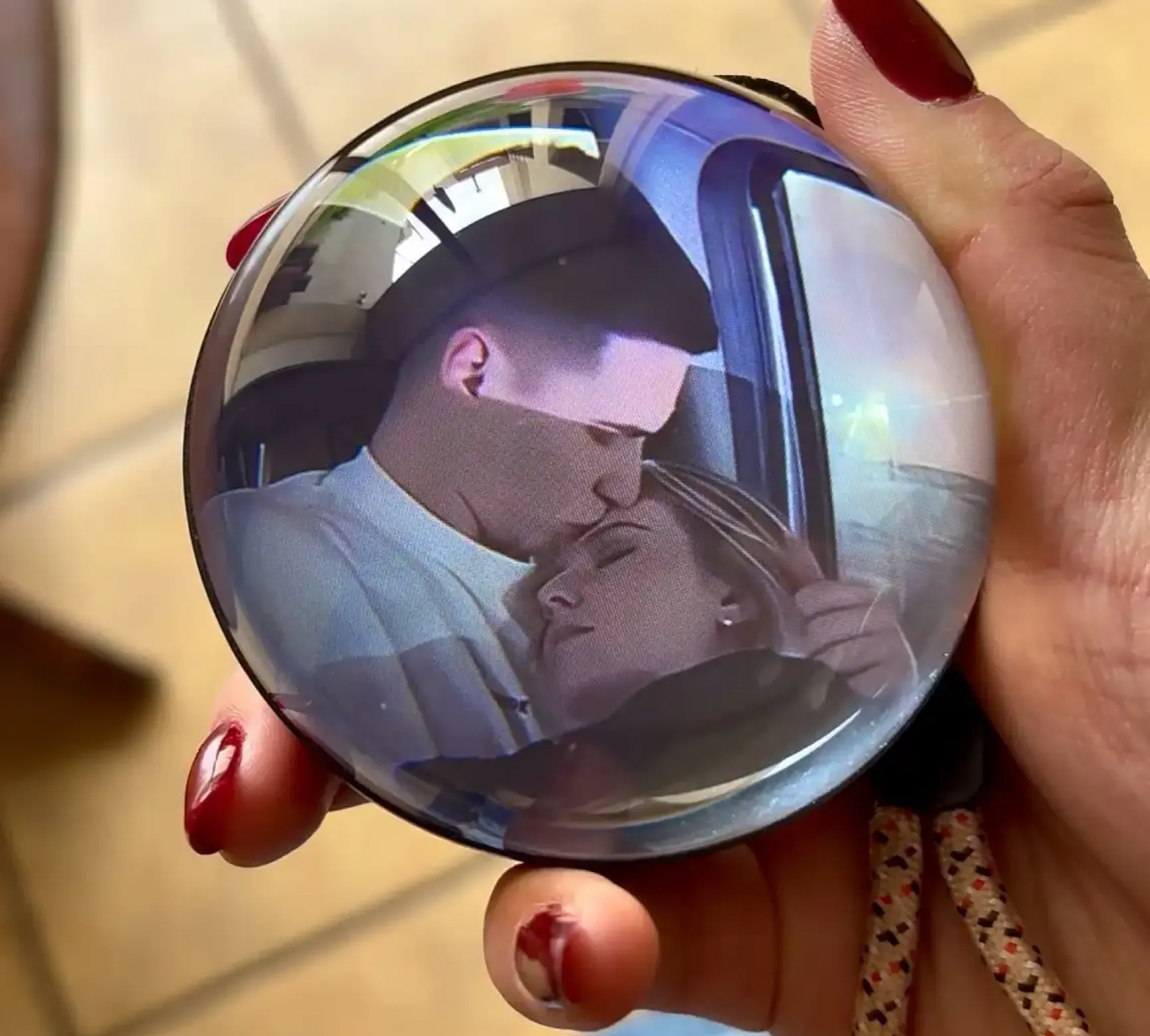 Видео-шарик в подарочной коробке